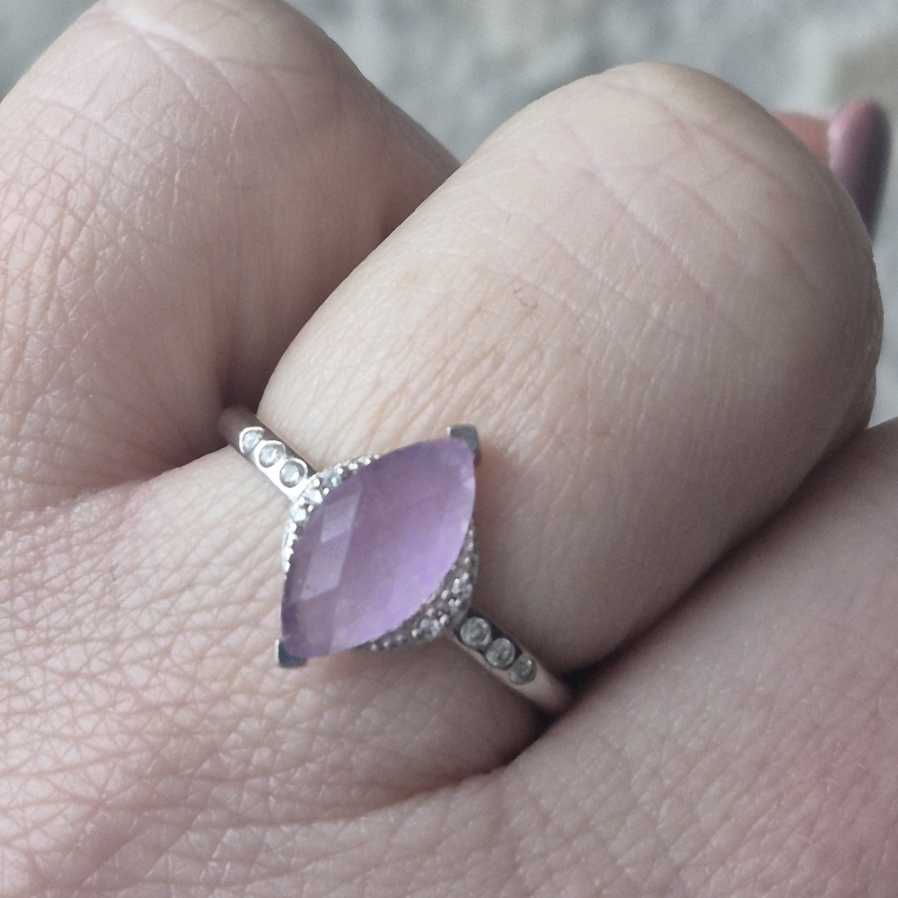 Chic Silver Ring With Lavender Gemstone - image 2